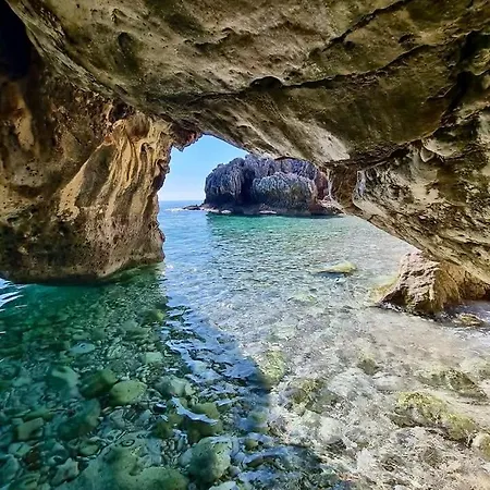 Aquaterra Luxurious Seafront Kefalonia Skala Villa *